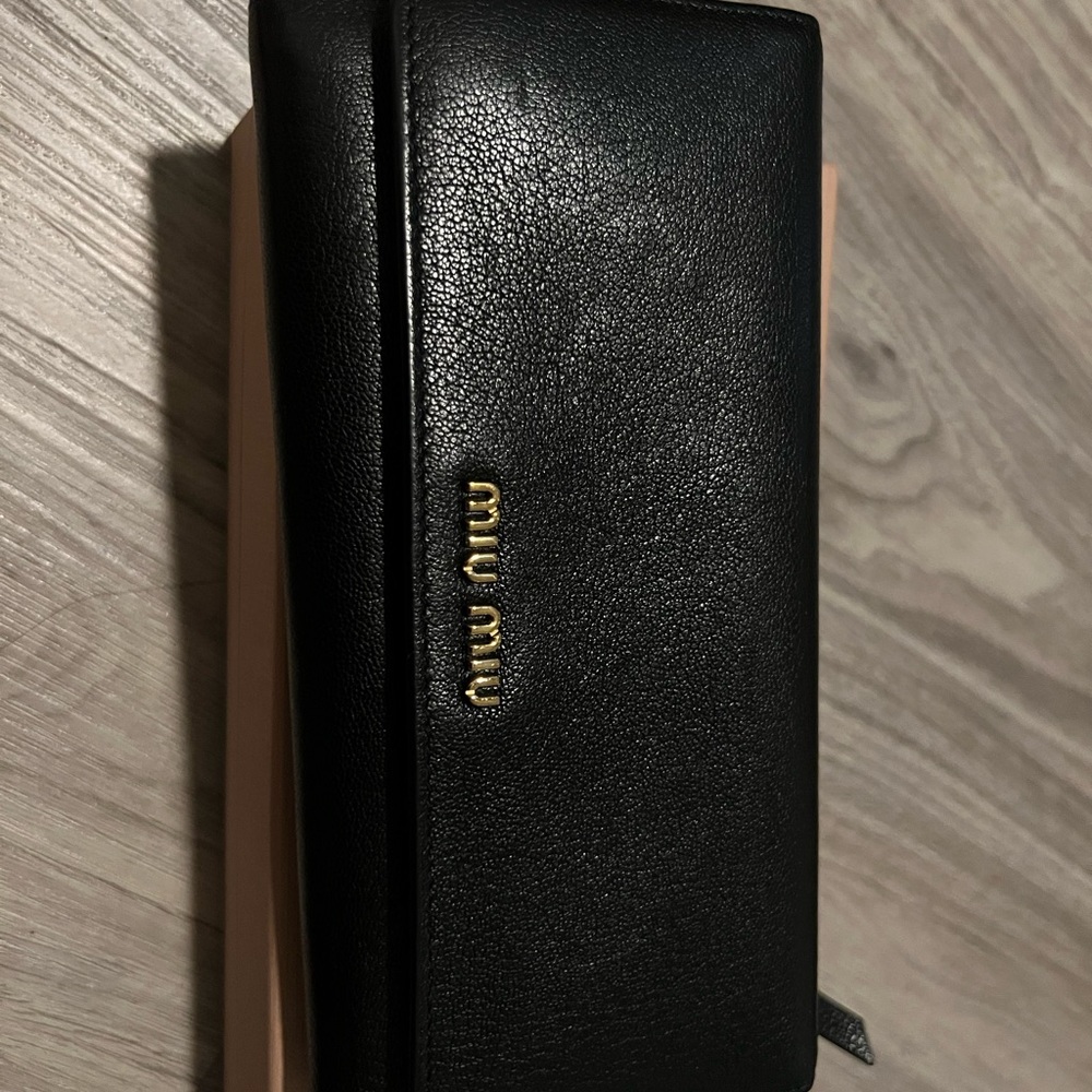 🔥SALE🔥Authentic miu miu in ver good condition